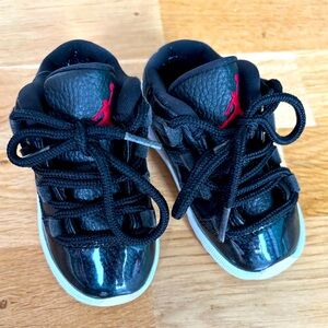 NIKE AIR JORDAN 11 RETRO LOW Baby boy size 6